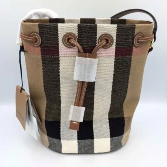 Brand NEW Burberry Bucket Bag - Picture 3 of 12